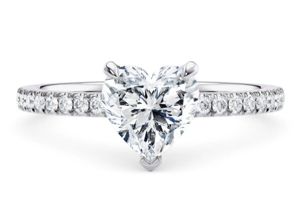 aria banda corazón blanco